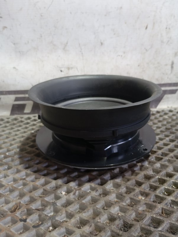 Динамик Skoda YETI 2015