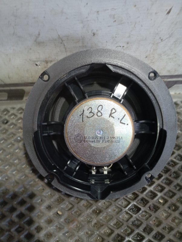 Динамик Skoda YETI 2015