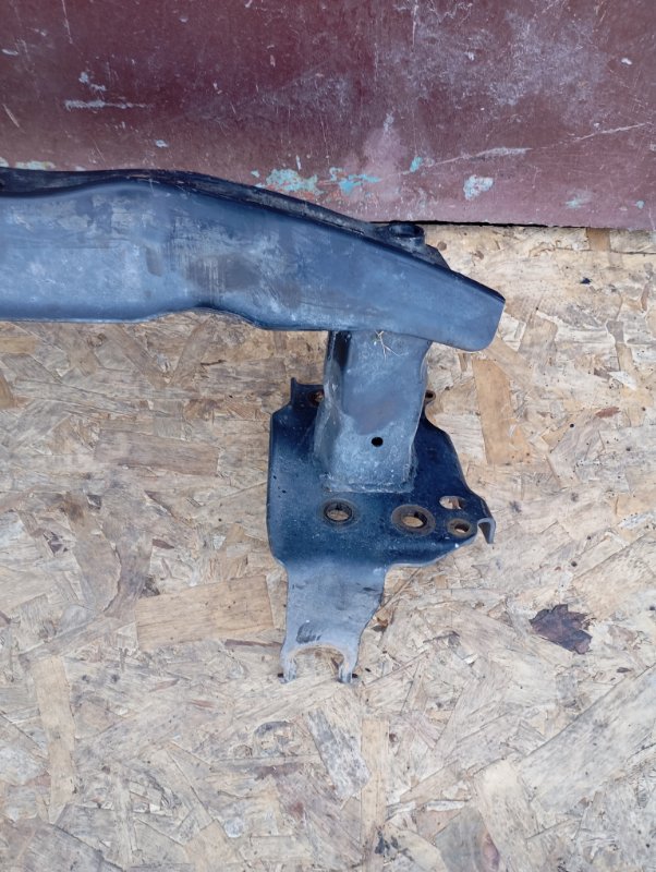 Усилитель бампера Volkswagen Touareg 2006 GP