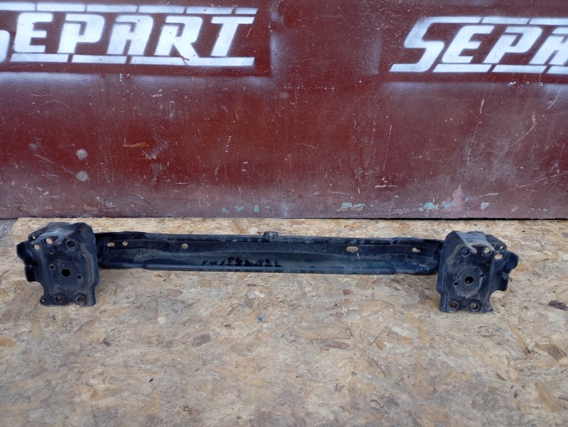 Усилитель бампера Volkswagen Touareg 2006 GP