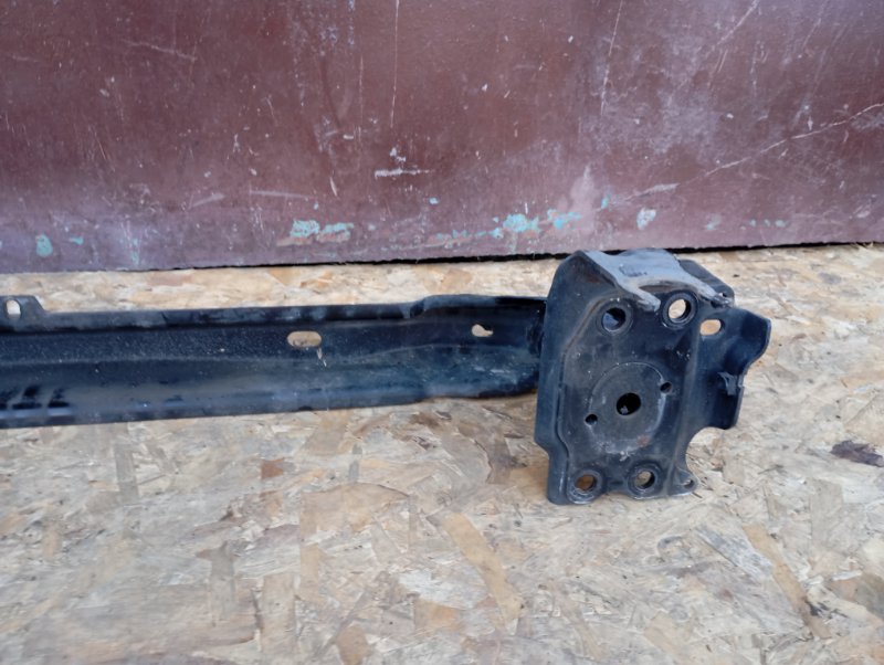 Усилитель бампера Volkswagen Touareg 2006 GP