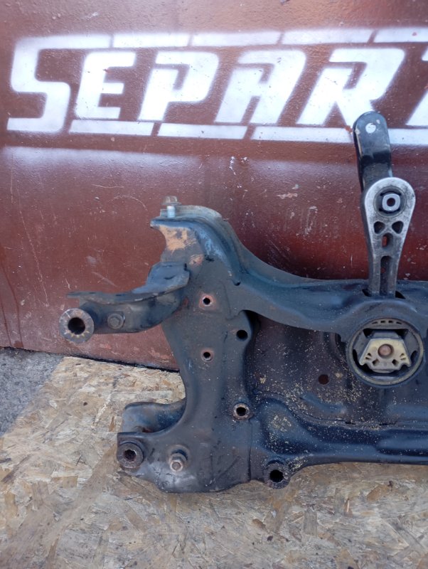 Подрамник Skoda YETI 2011 5L