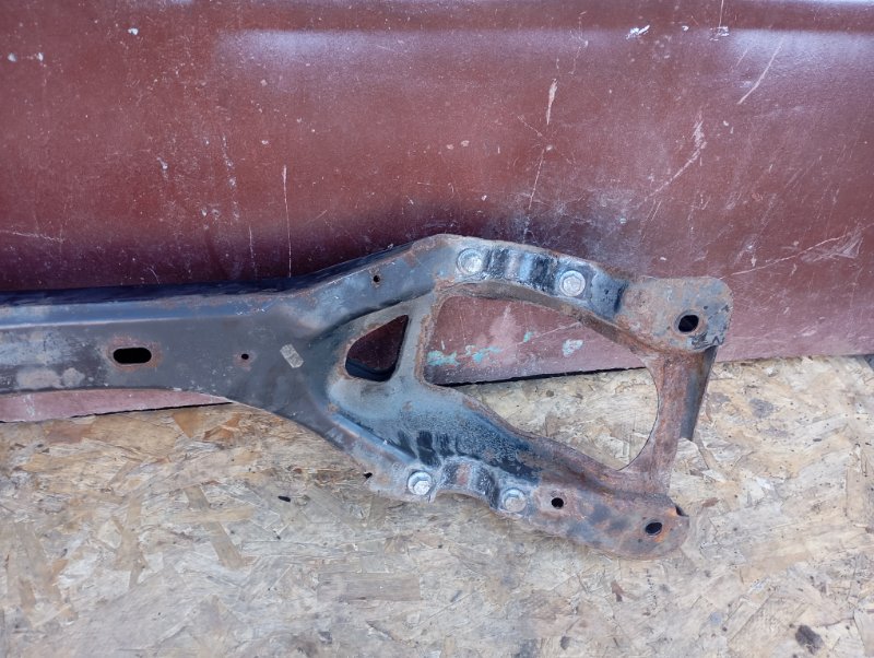 Подрамник Skoda YETI 2011 5L