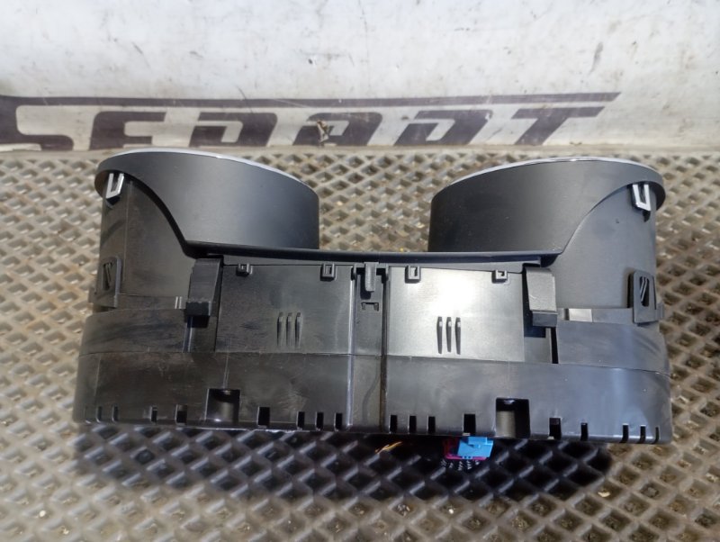 Панель приборов Skoda YETI 2015