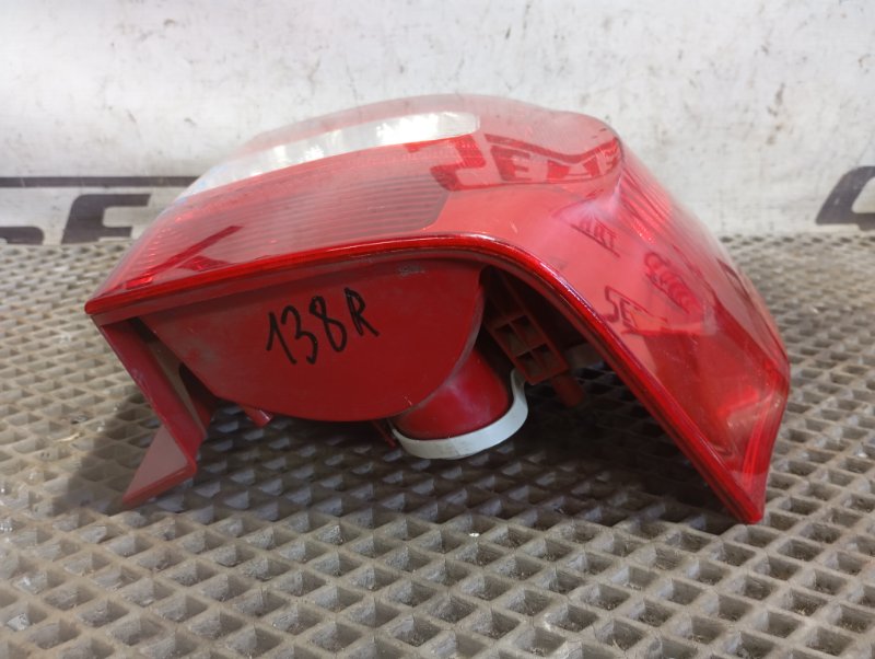 Фонарь Skoda YETI 2015