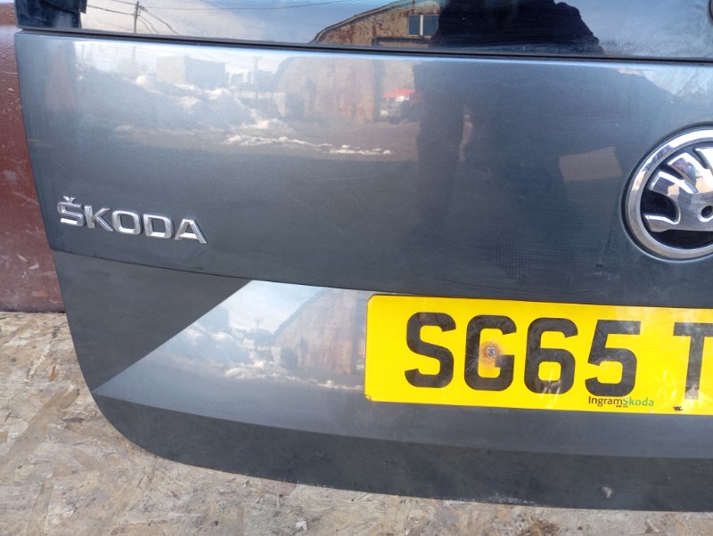 Крышка багажника Skoda YETI 2015