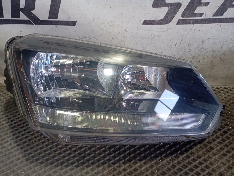 Фары Skoda YETI 2015