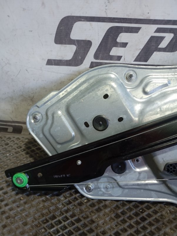 Стеклоподъемник Skoda YETI 2015