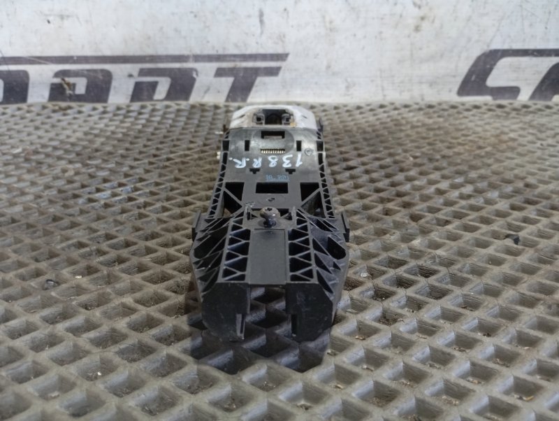 Стеклоподъемник Skoda YETI 2015