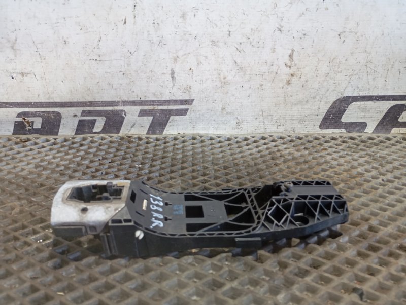 Стеклоподъемник Skoda YETI 2015