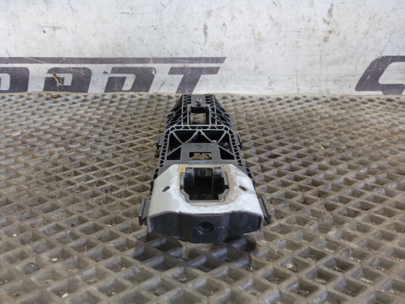 Стеклоподъемник Skoda YETI 2015