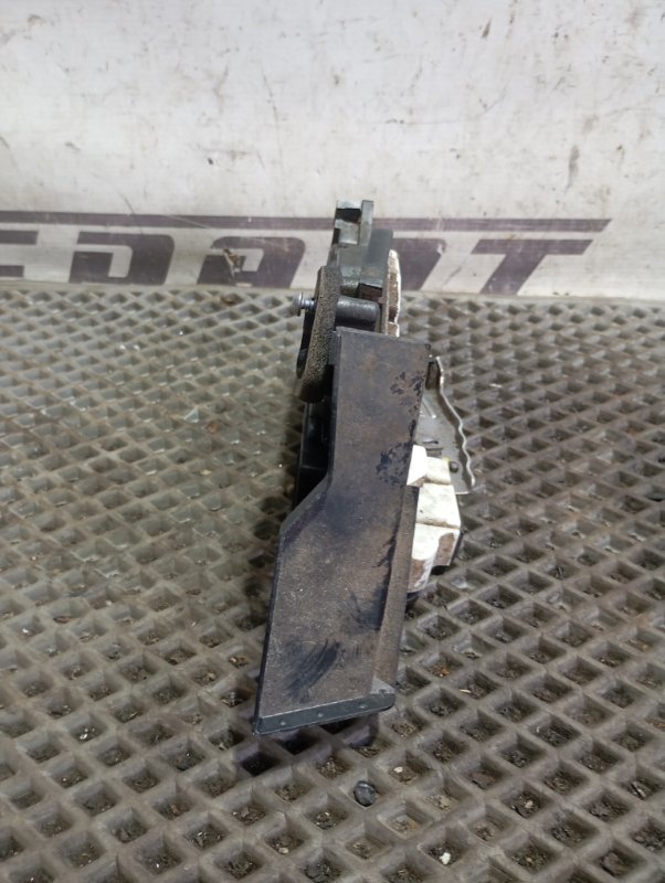 Замок двери Skoda YETI 2015