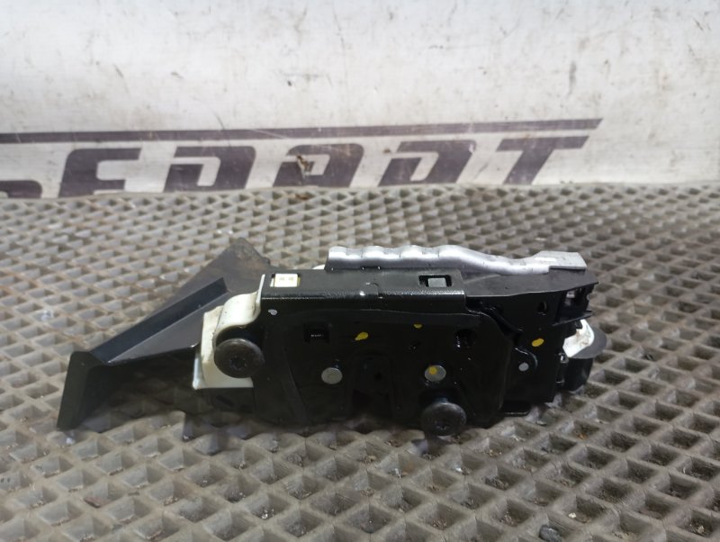 Замок двери Skoda YETI 2015