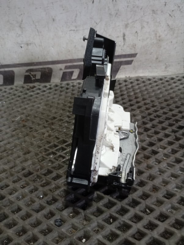 Замок двери Skoda YETI 2015