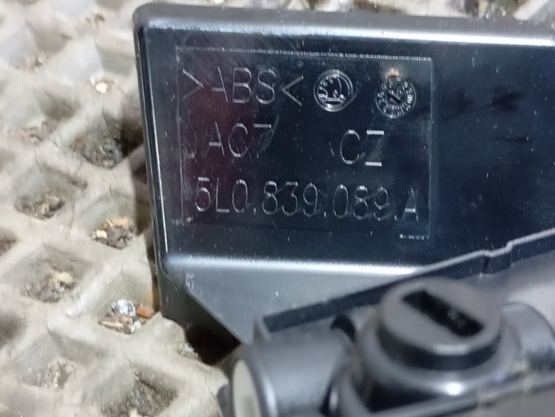 Замок двери Skoda YETI 2015