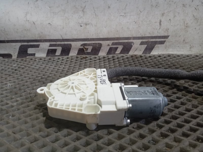 Моторчик стеклоподъемника Skoda YETI 2015