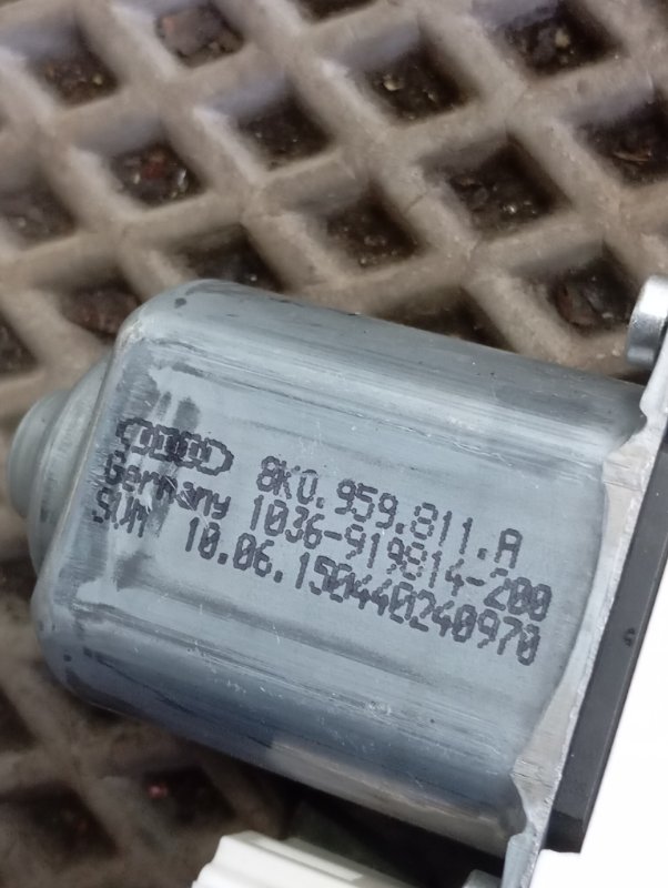 Моторчик стеклоподъемника Skoda YETI 2015