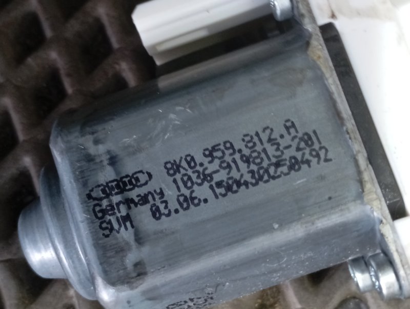 Моторчик стеклоподъемника Skoda YETI 2015