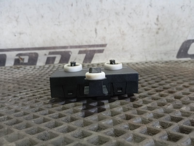 Блок управления двери Skoda YETI 2015