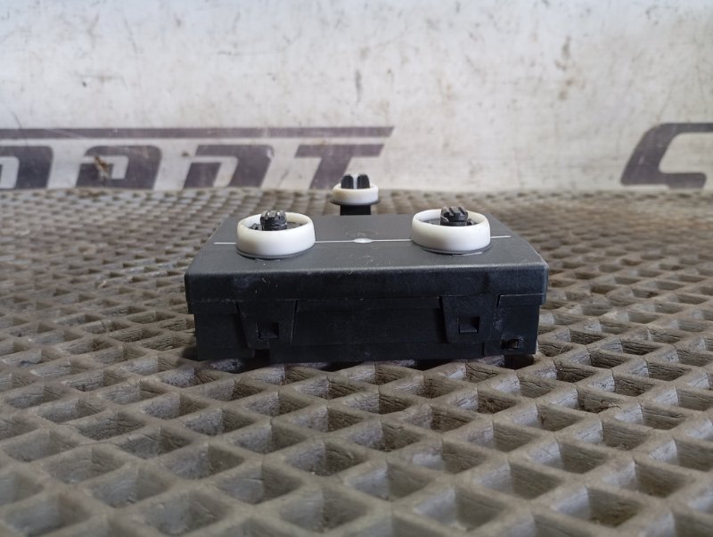 Блок управления двери Skoda YETI 2015