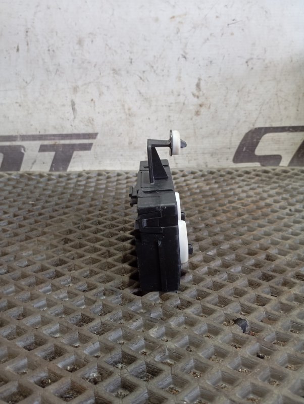 Блок управления двери Skoda YETI 2015