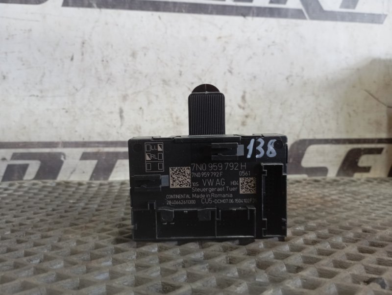 Блок управления двери Skoda YETI 2015