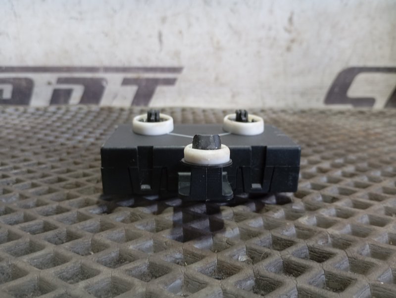 Блок управления двери Skoda YETI 2015