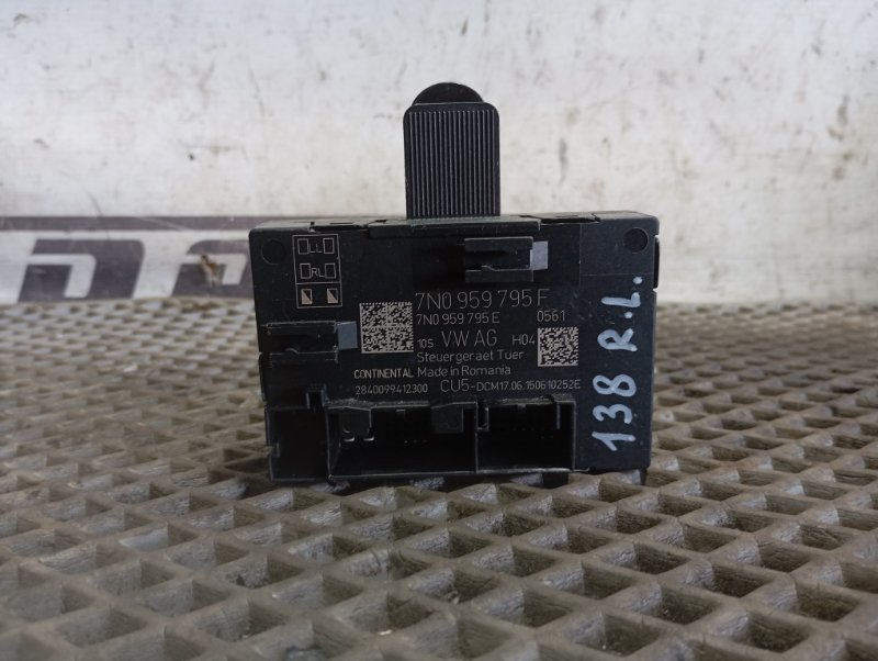 Блок управления двери Skoda YETI 2015