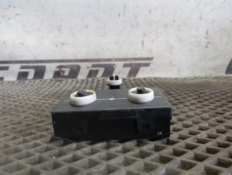 Блок управления двери Skoda YETI 2015