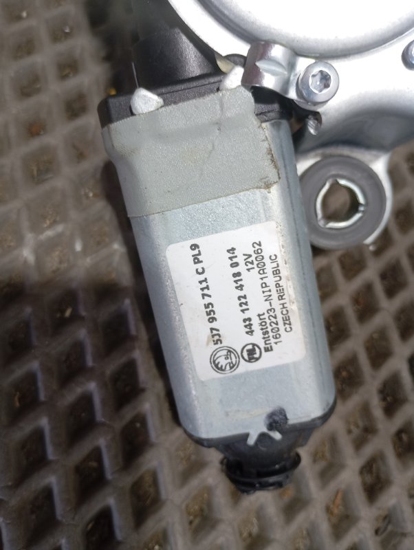 Моторчик дворников Skoda YETI 2015