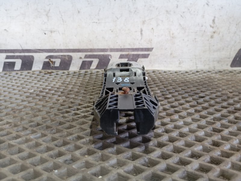 Кронштейн ручки двери Skoda YETI 2015