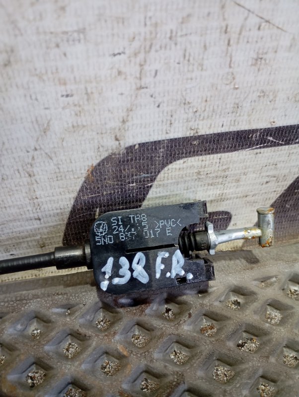 Тросик открывания двери Skoda YETI 2015