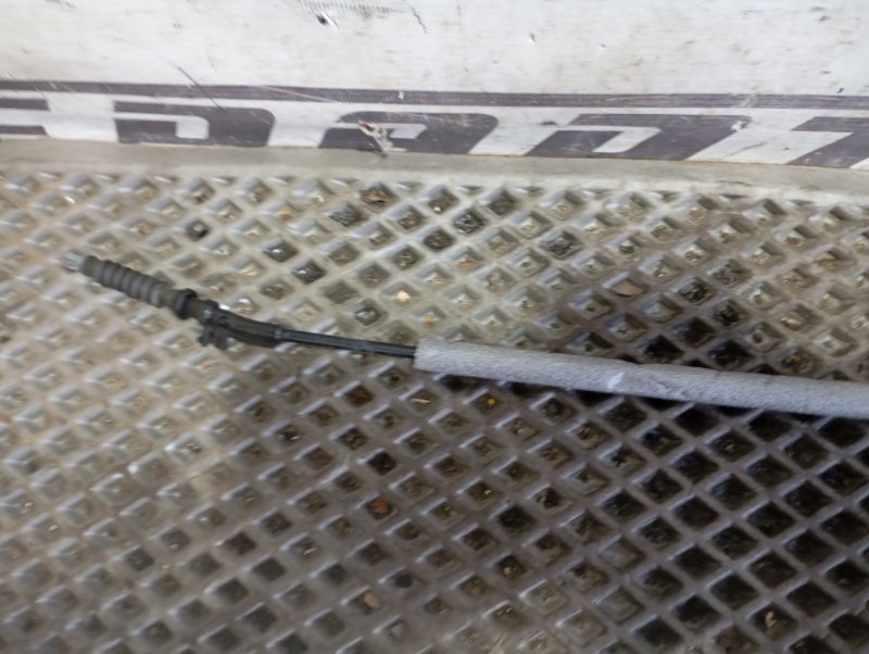 Тросик открывания двери Skoda YETI 2015