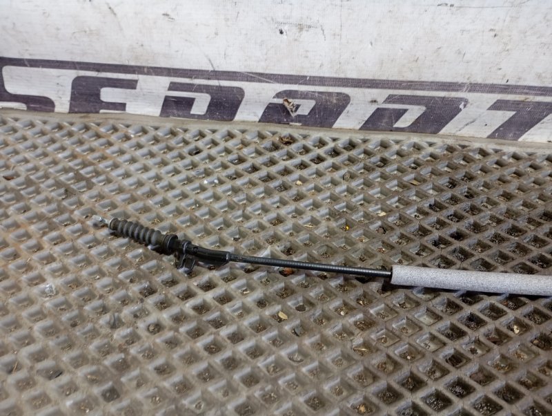 Тросик открывания двери Skoda YETI 2015