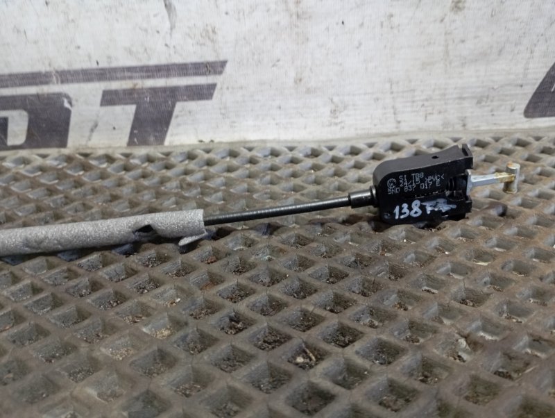 Тросик открывания двери Skoda YETI 2015