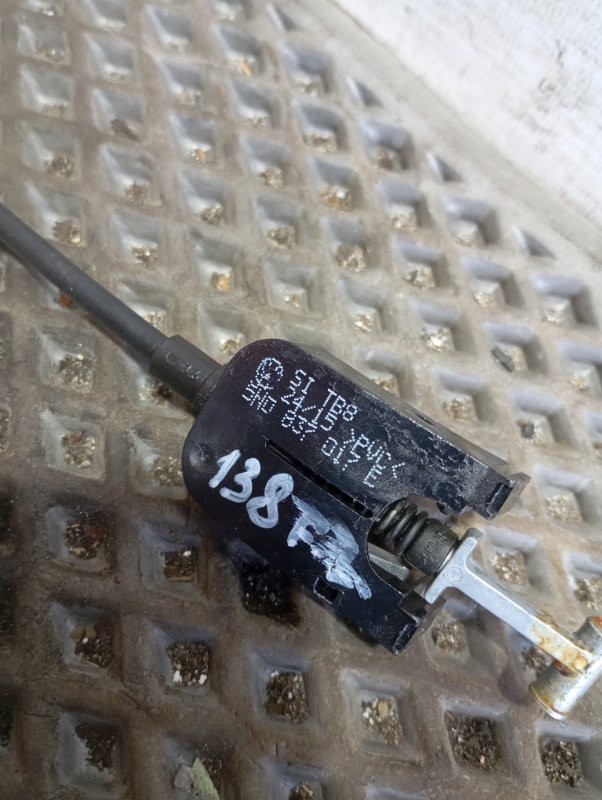 Тросик открывания двери Skoda YETI 2015