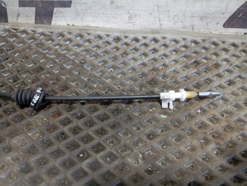 Тросик открывания двери Skoda YETI 2015