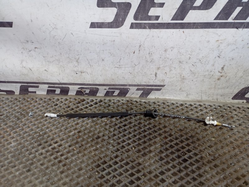 Тросик открывания двери Skoda YETI 2015