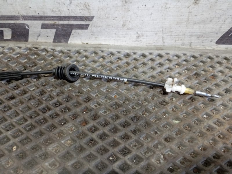 Тросик открывания двери Skoda YETI 2015