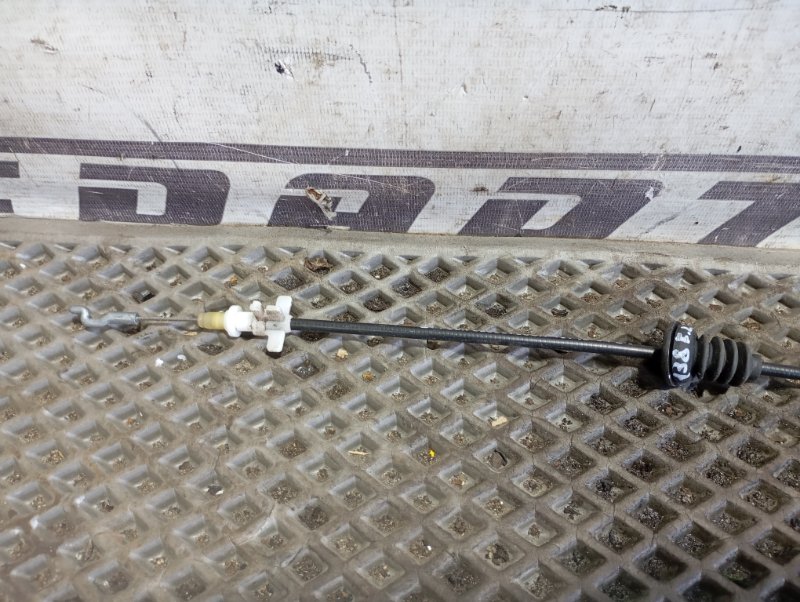 Тросик открывания двери Skoda YETI 2015