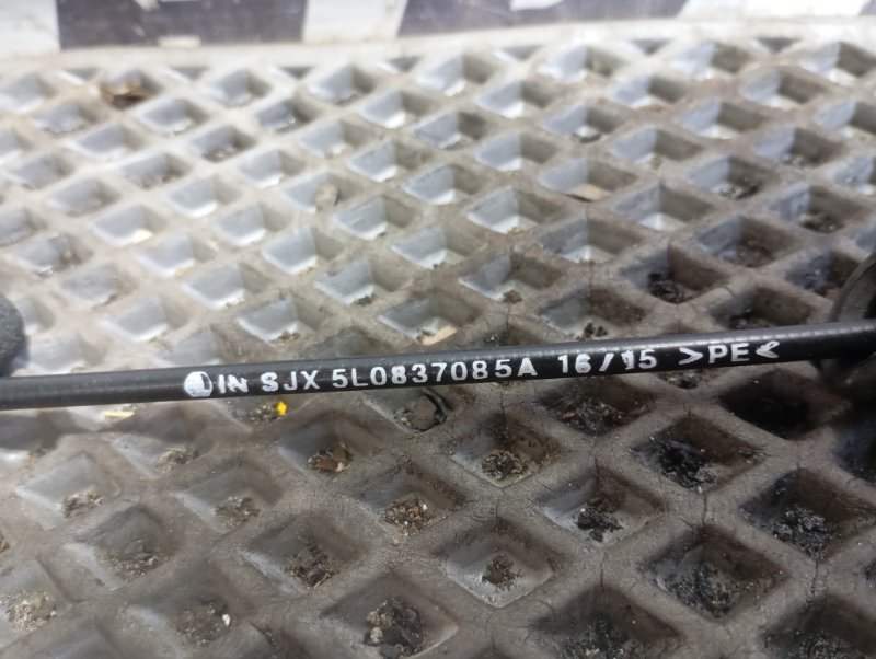 Тросик открывания двери Skoda YETI 2015