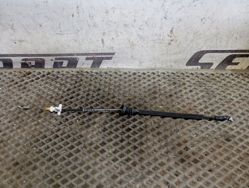 Тросик открывания двери Skoda YETI 2015