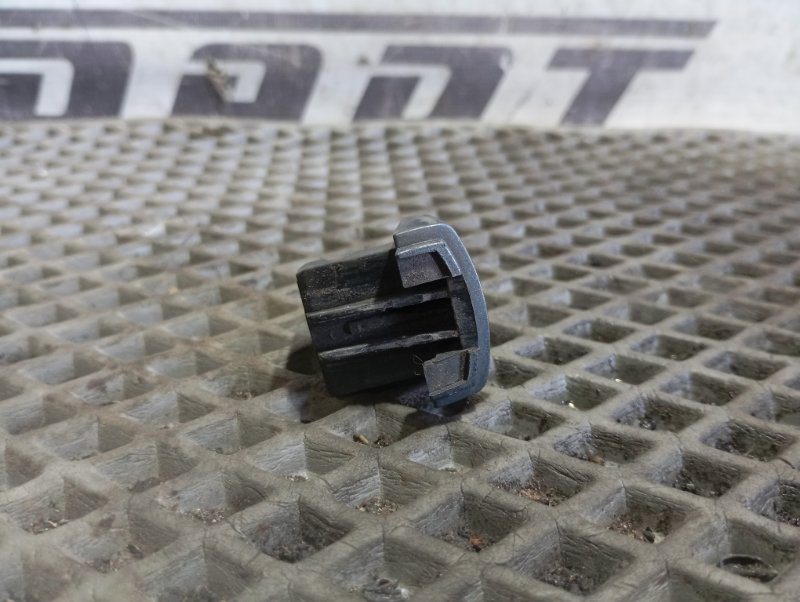 Заглушка двери Skoda YETI 2015