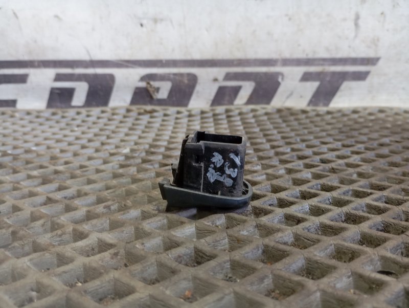 Заглушка двери Skoda YETI 2015