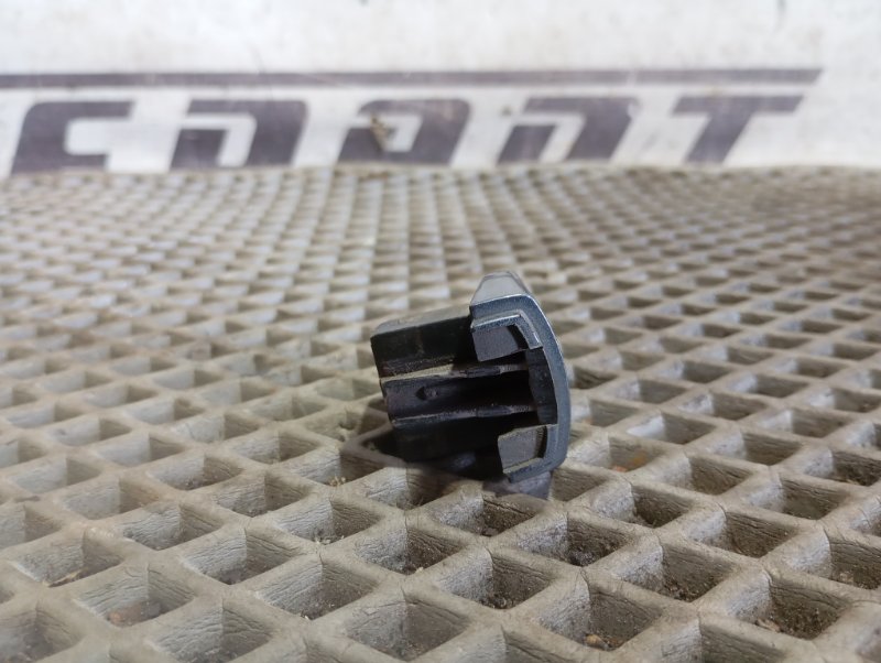 Заглушка двери Skoda YETI 2015