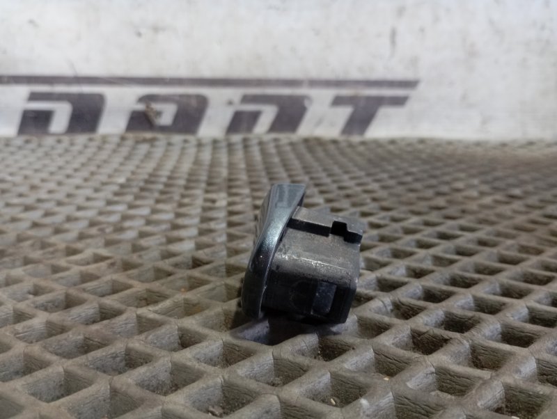 Заглушка двери Skoda YETI 2015