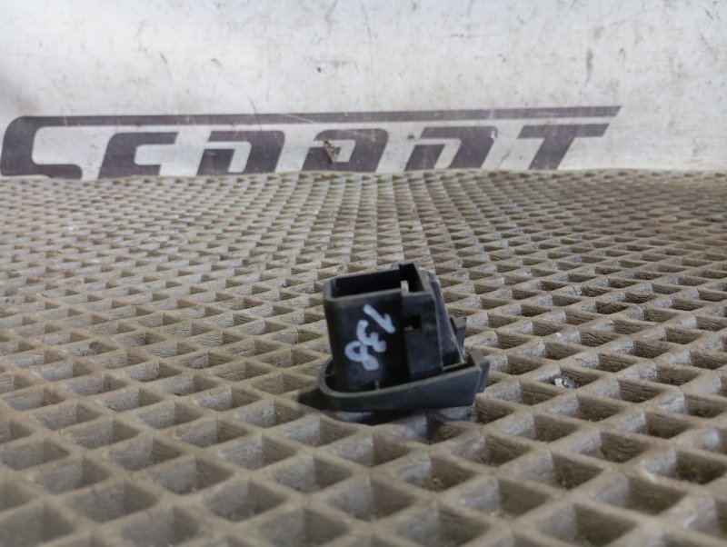 Заглушка двери Skoda YETI 2015