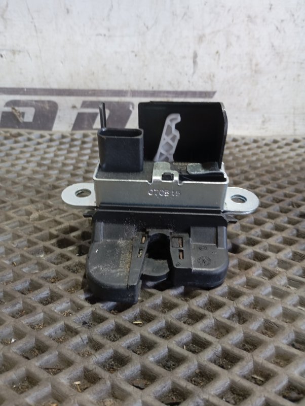 Замок багажника Skoda YETI 2015