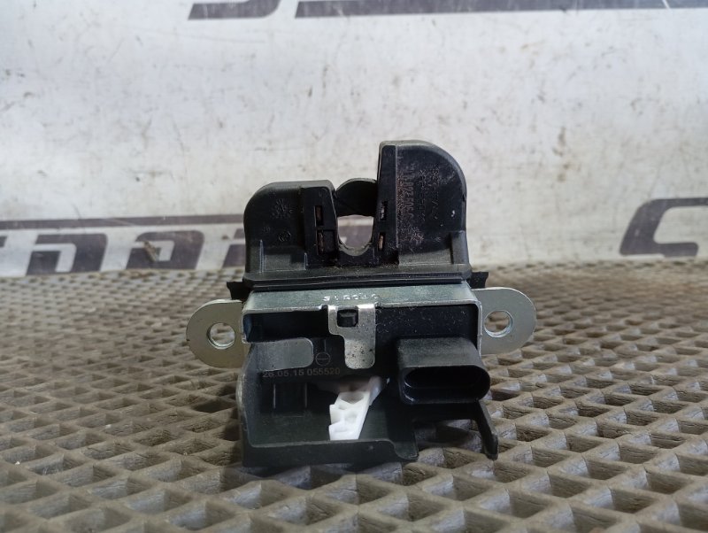 Замок багажника Skoda YETI 2015