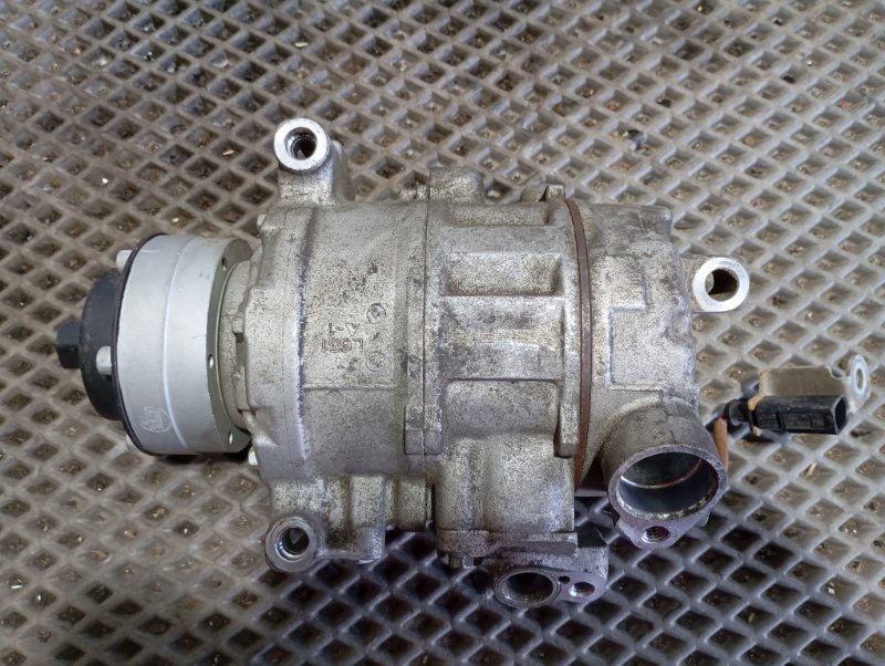 Компрессор кондиционера Audi A8